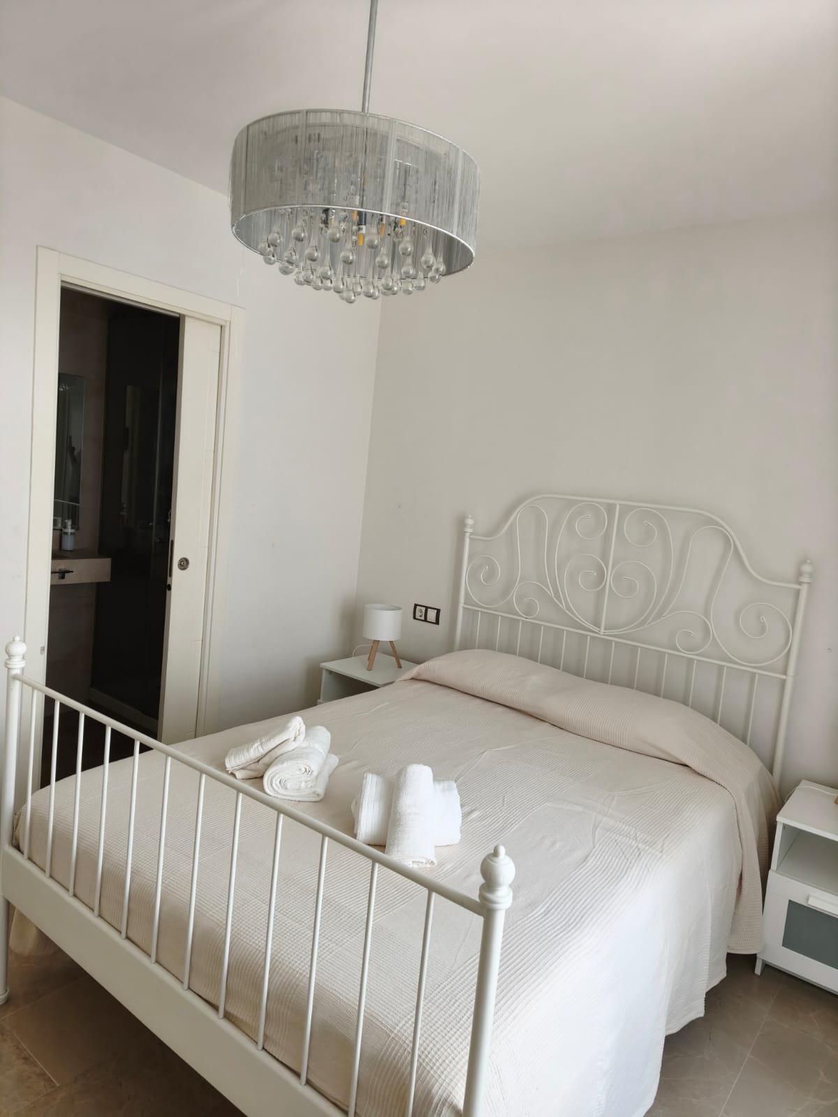 Dormitorio de El ático de Colón en Cádiz